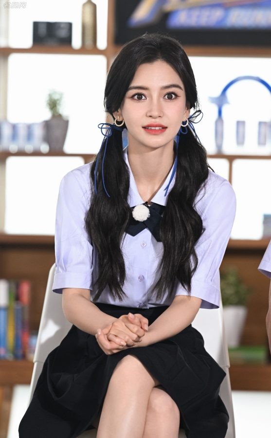 《奔跑吧》你的双马尾学妹Angelababy双马尾校服清纯来袭(6/7)