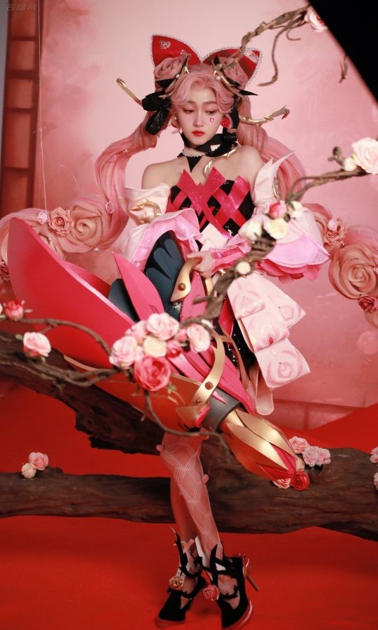 关晓彤带大腿环玩cosplay你最爱的孙尚香来了(7/10)