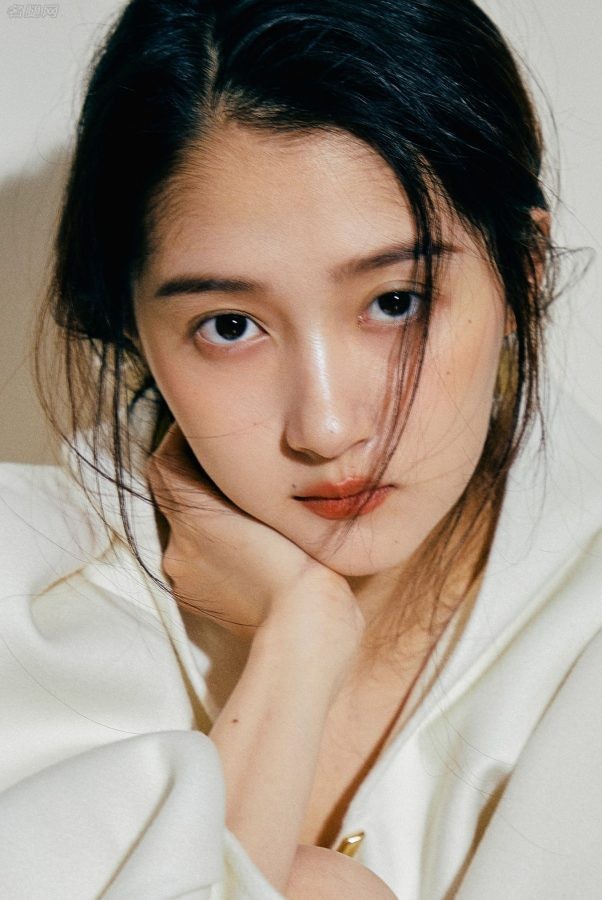 《精彩OK》关晓彤都市摩登造型美腿踩紫色恨天高(9/9)