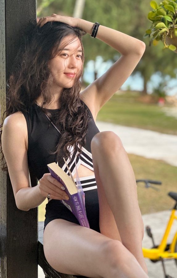 李凯馨穿连体泳衣玩水上摩托大腿白皙修长(10/16)