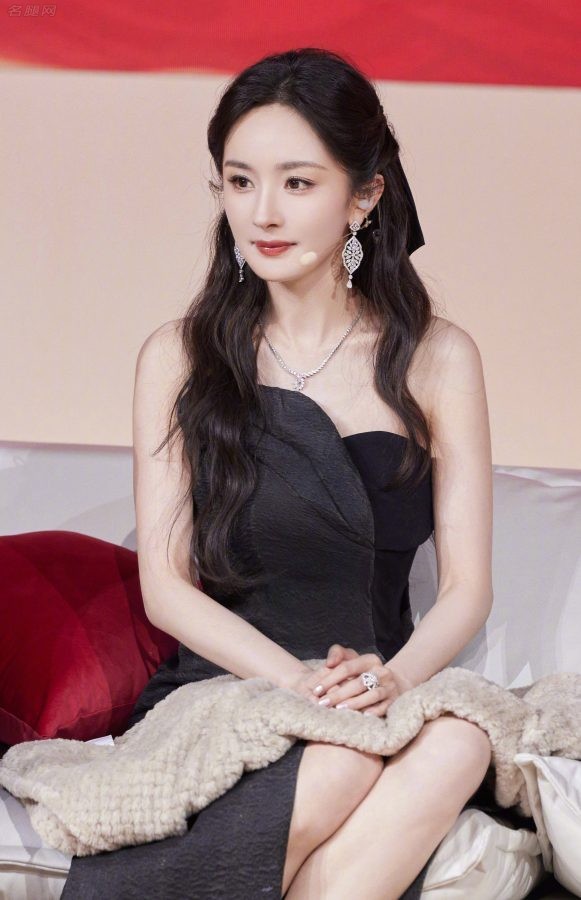 美神降临杨幂开衩裙玉腿给你好看(10/11)