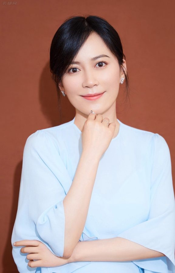 长腿美女卢洋洋和成熟演员俞飞鸿宣传电影《在乎你》(3/3)