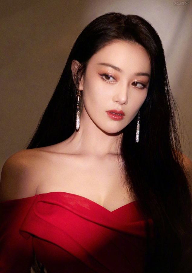乘风破浪的姐姐成团之夜张馨予红裙美腿惊艳(5/5)