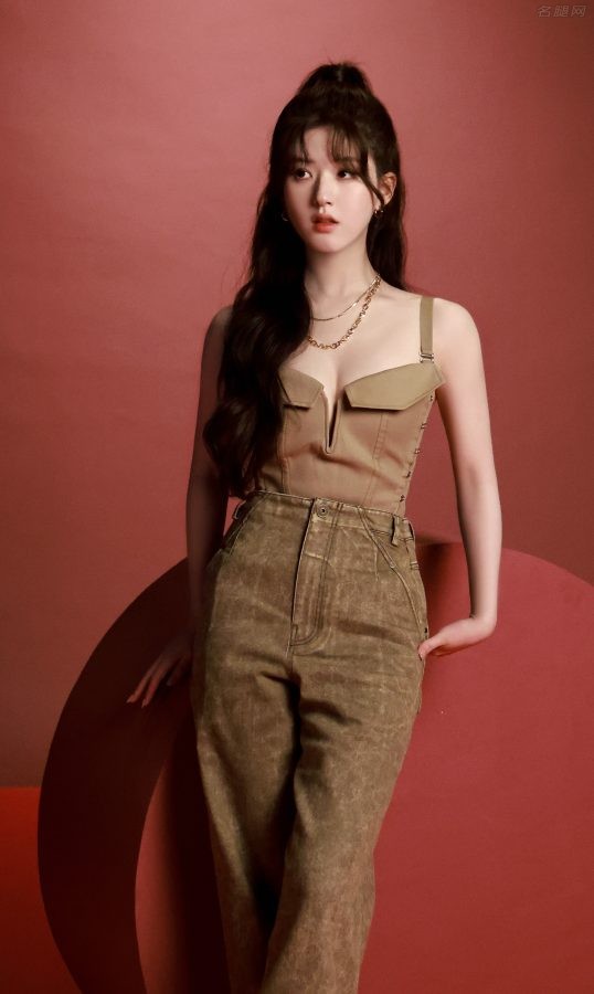 赵露思高马尾美少女浅露事业线(1/2)