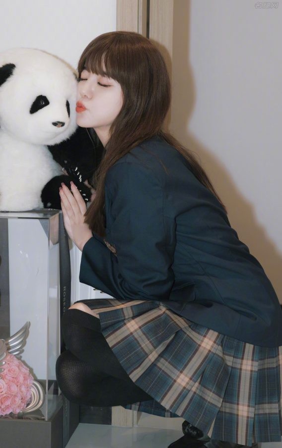 卡哇伊美少女阿兰日系JK配黑色筒袜(4/4)