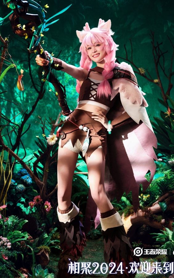 吴宣仪《王者荣耀》瑶Cosplay现身虎牙直播，森林女孩大秀纤细大腿(2/8)