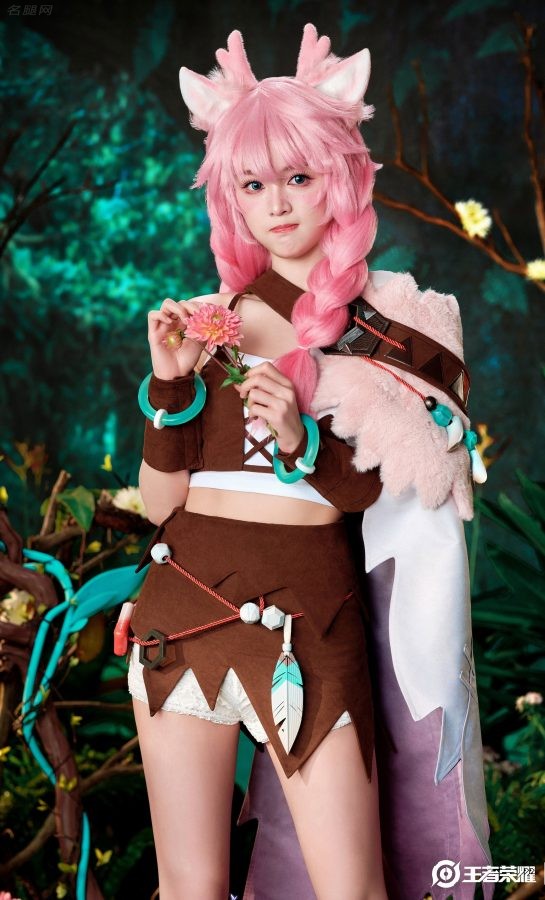 吴宣仪《王者荣耀》瑶Cosplay现身虎牙直播，森林女孩大秀纤细大腿(4/8)