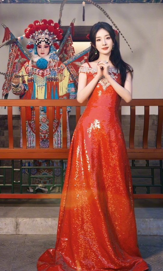 杨幂身穿中国风鲜红色长裙美脸令人如痴如醉(4/5)