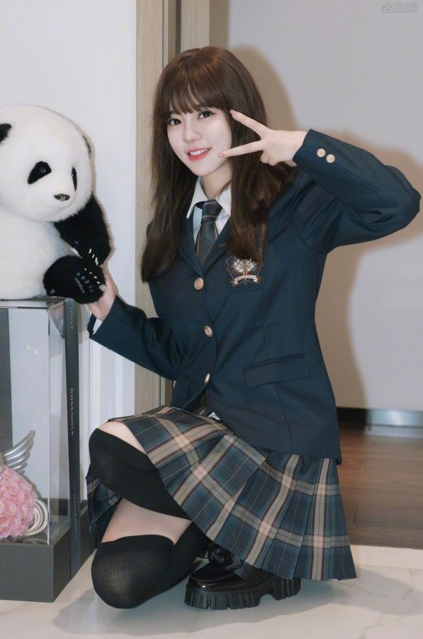 卡哇伊美少女阿兰日系JK配黑色筒袜(3/4)