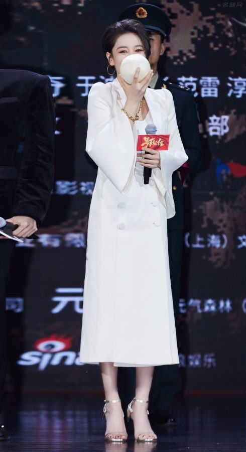 高挑御姐张馨予优雅出席活动玉足无瑕完美(6/6)