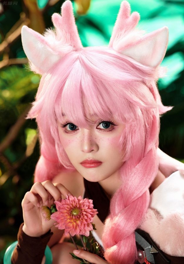 吴宣仪《王者荣耀》瑶Cosplay现身虎牙直播，森林女孩大秀纤细大腿(7/8)