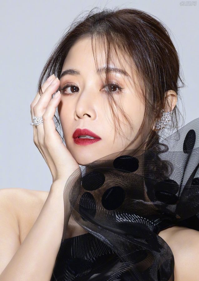 《北京青年》林心如西装长靴美酷出击(7/7)