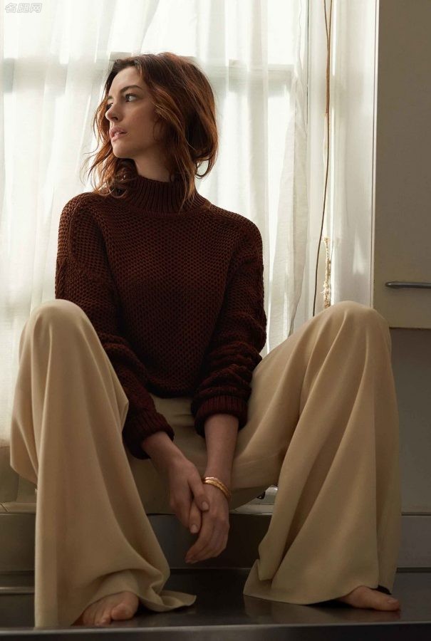 Anne Hathaway写真美照露脚(3/6)
