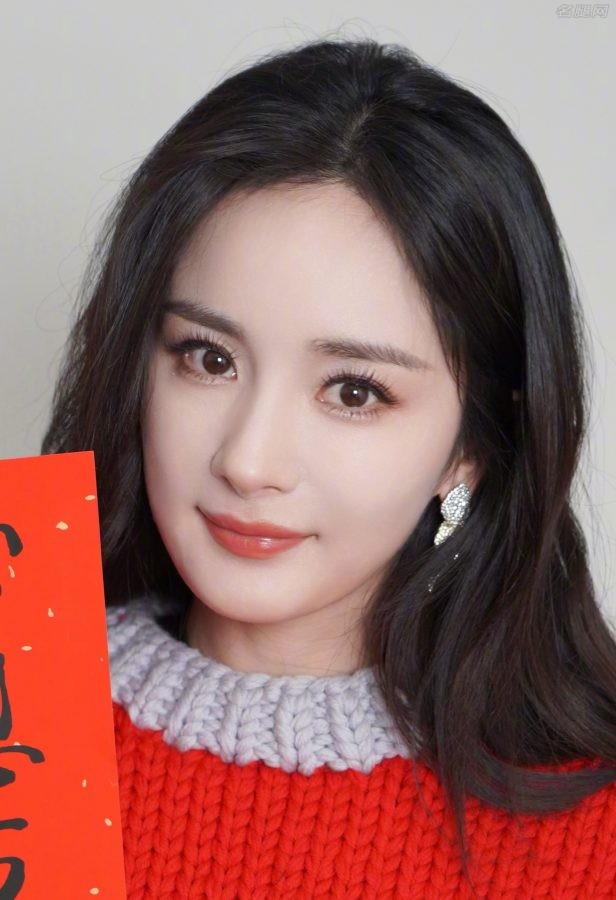 杨幂穿毛绒绒罕见高跟脚背白皙露青筋(4/4)