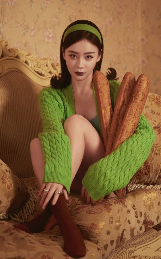 《茜茜姐妹》袁姗姗复古温馨写真秀美丽大腿(4/6)