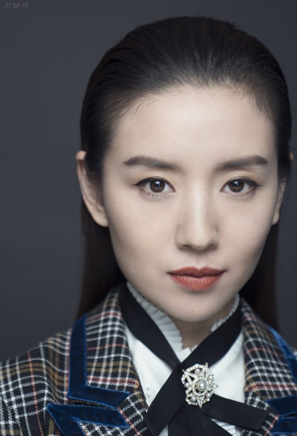 《ICON-F时尚画报》董洁玉腿高跟高级感美照(2/3)