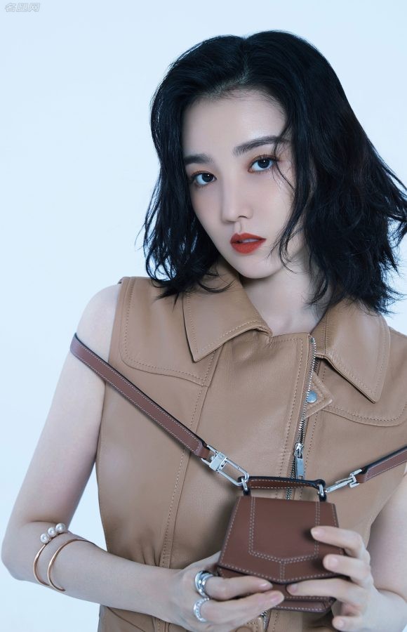 陈小纭细美腿穿白色棉筒袜纯美写真(5/5)