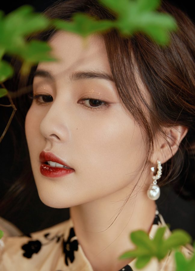 美女白鹿美腿如玉气质淡雅(5/5)