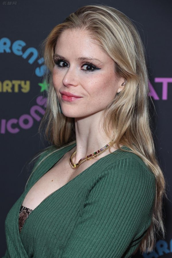 星光女艾琳·莫里亚蒂Erin Moriarty努力挤沟腿穿卡通筒袜活动现场美照(6/12)