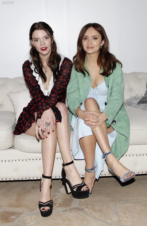 Anya Taylor-Joy和Olivia Cooke两双光洁的脚丫(1/8)