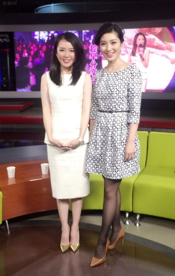 何卿腿穿黑丝在节目《新生代》里访谈趁早品牌创始人王潇(1/1)