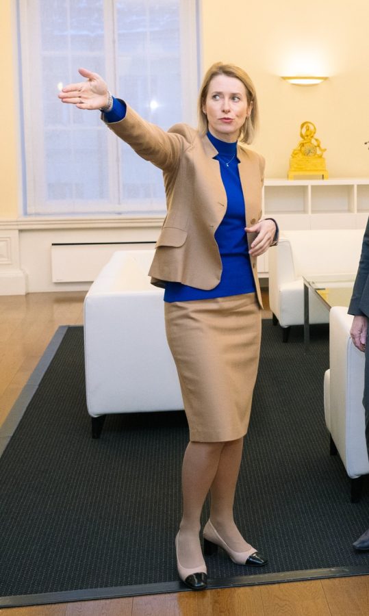 卡娅·卡拉斯Kaja Kallas穿套装肉丝袜会见瑞士总统（第1张/共2张）