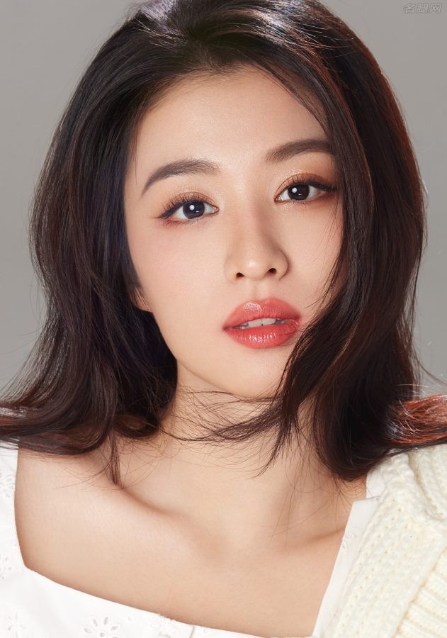 可爱的柔软的妹子王楚然白棉袜脚(3/3)