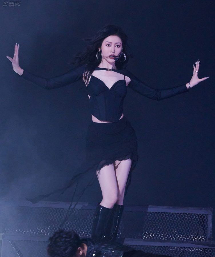 《大侦探9侦心侦意演唱会》张天爱美腿穿细跟长靴激情热舞(9/17)