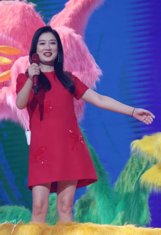 落脚河上面崖对崖杨魏玲花红裙白腿(5/9)