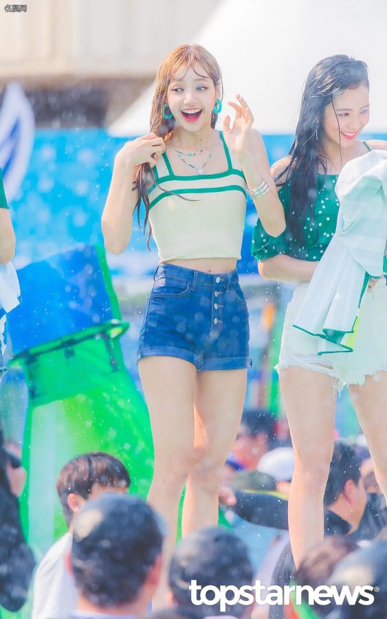BLACKPINK LISA、金智秀、朴彩英、金珍妮四双完美长腿代言雪碧(16/28)