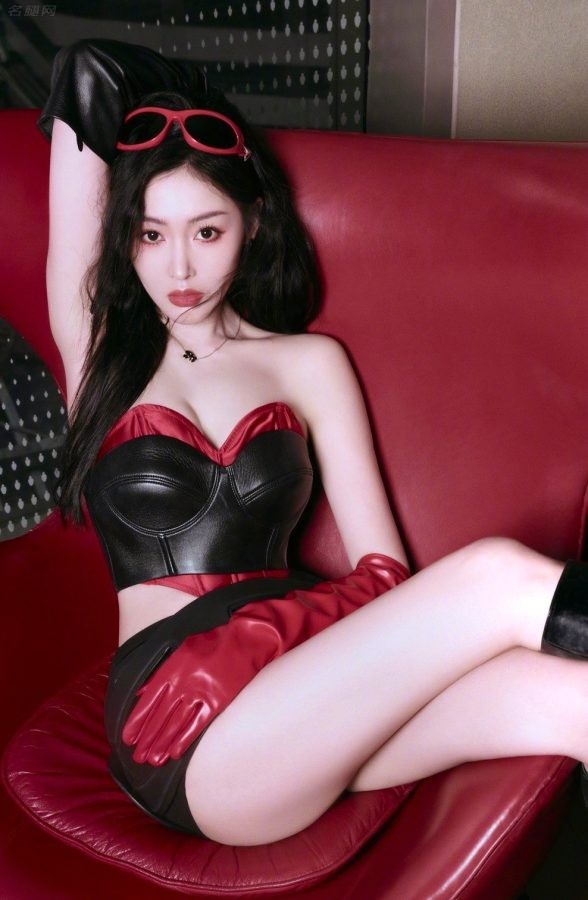 张天爱美沟细腰长腿全身从上到下完美无瑕(1/8)