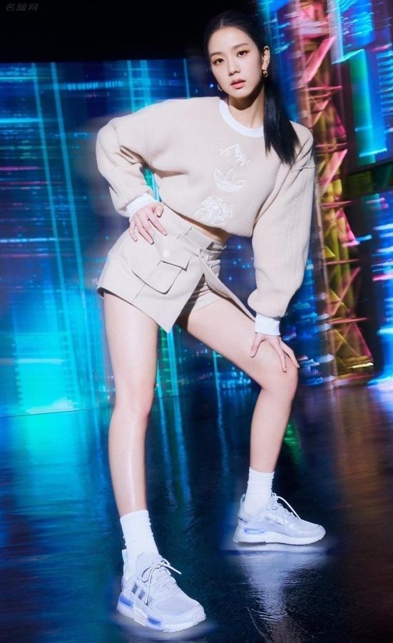 韩国BLACKPINK成员金智秀笔直光滑的玉腿(1/3)