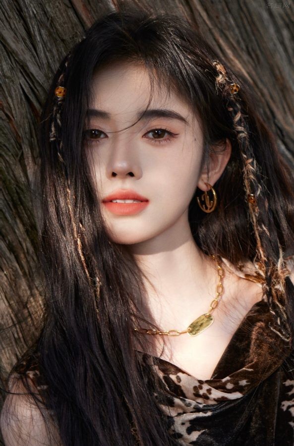 鞠婧祎光洁的大腿谁看了谁都迷糊(9/12)