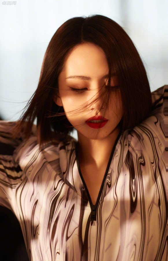 来一套刘惜君超欲写真，裙子上的拉链那是相当方便(7/10)