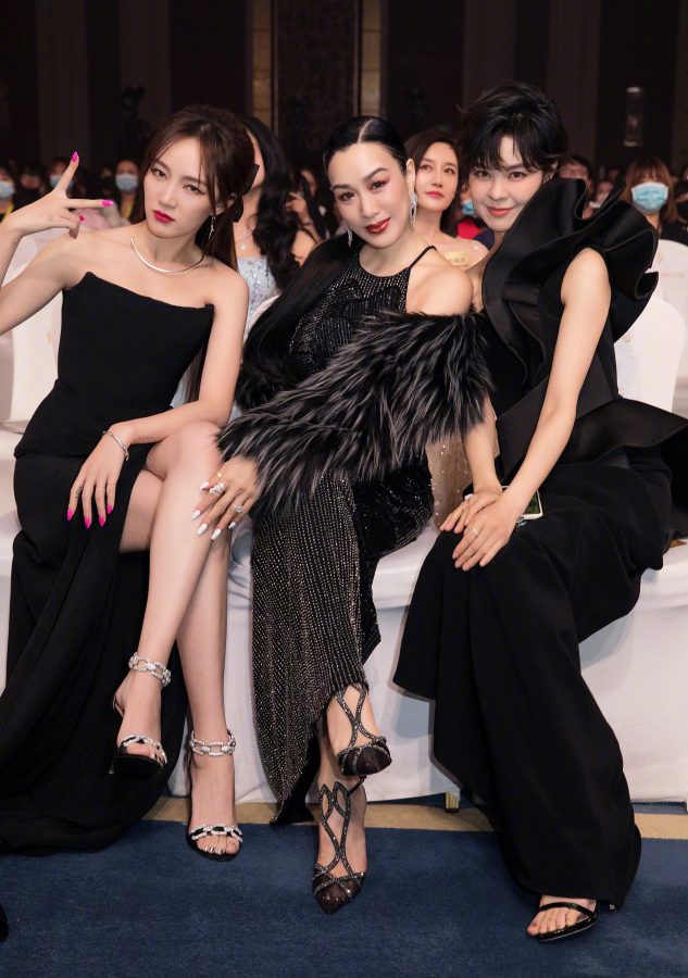 搜狐时尚盛典孟佳美腿玉足冷艳登场(9/9)