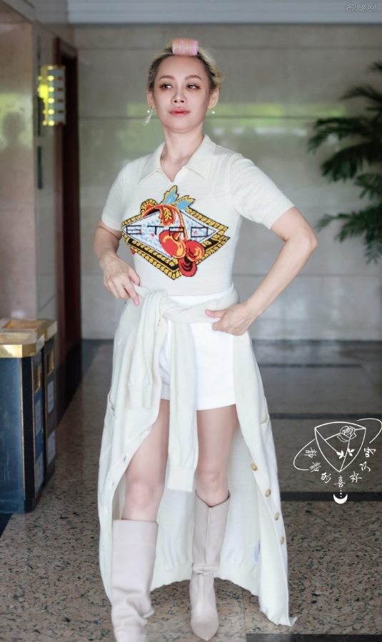 成熟女明星宁静圆润美腿穿质感肉丝(5/8)