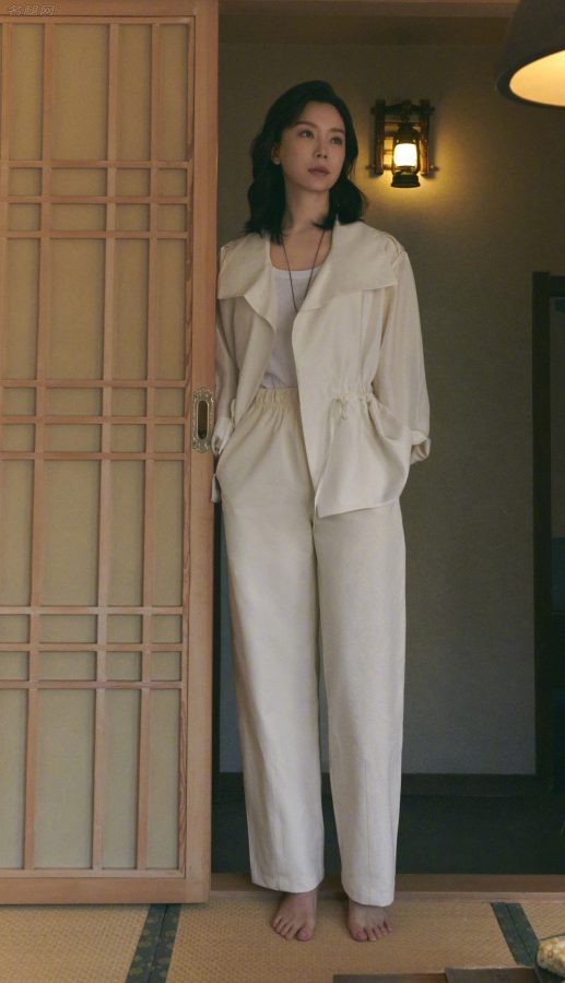 陈数日式居家光脚写真照(1/3)