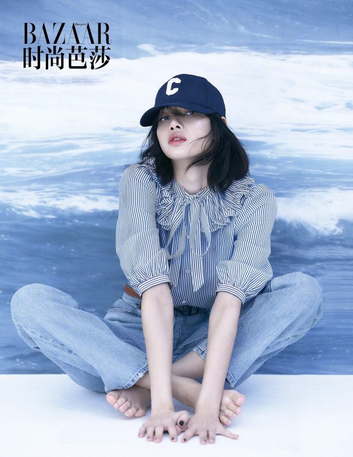《时尚芭莎》杂志LISA白皙玉足(1/1)