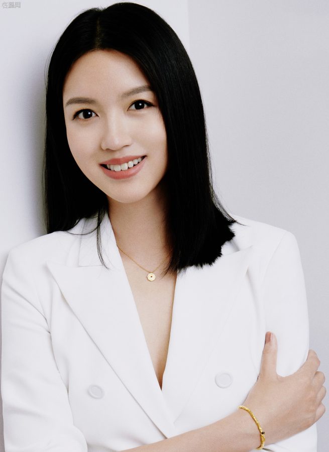 张梓琳海边浪漫美腿大片(5/7)