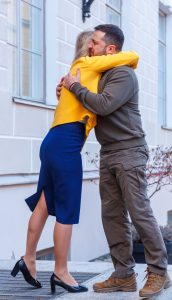 Kaja Kallas腿穿质感丝袜会见小泽