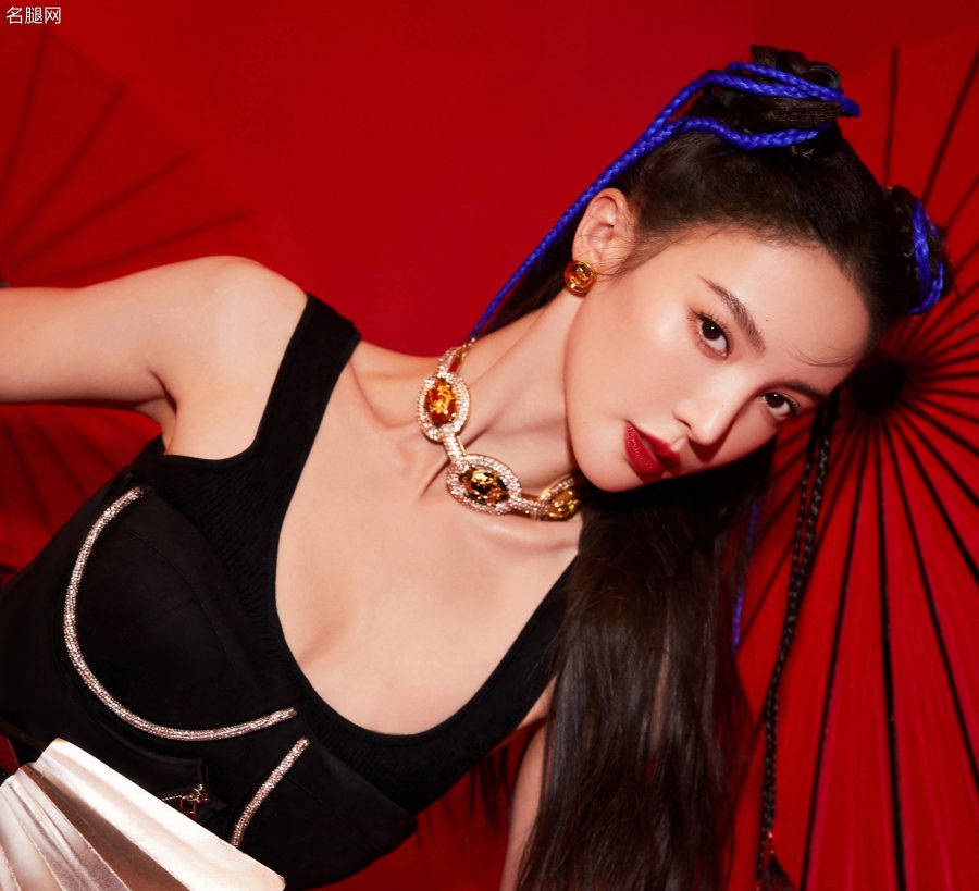 折扇红伞今日利落动人的长腿美女金晨(5/5)