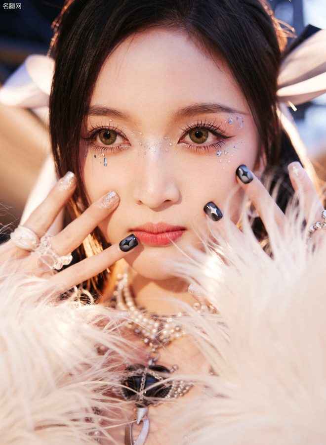 古灵精怪的女生吴宣仪台上一双超好看的玉腿(17/17)