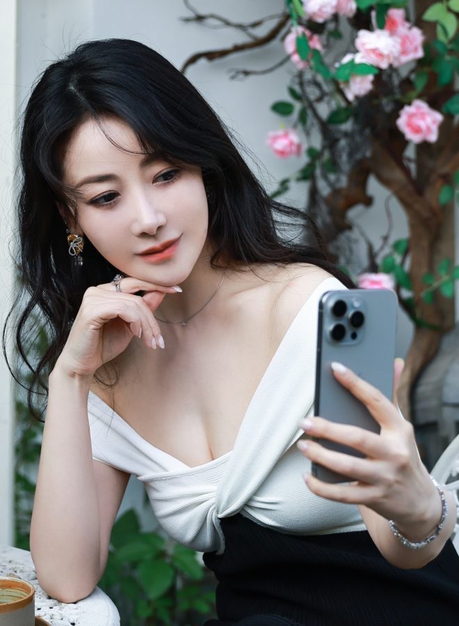 陈紫函花园里的美照乳此迷人(7/15)