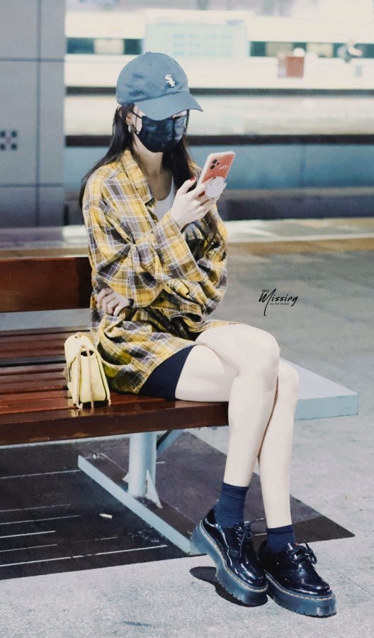 杨幂穿宽松衬衫一双细白腿夹的真好(2/9)