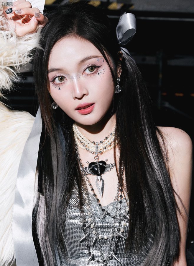 古灵精怪的女生吴宣仪台上一双超好看的玉腿(12/17)