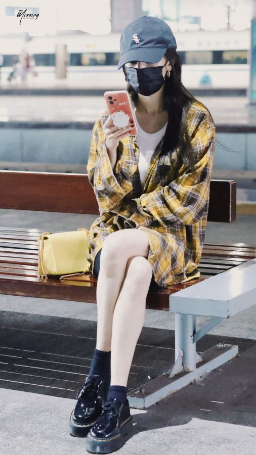 杨幂穿宽松衬衫一双细白腿夹的真好(3/9)