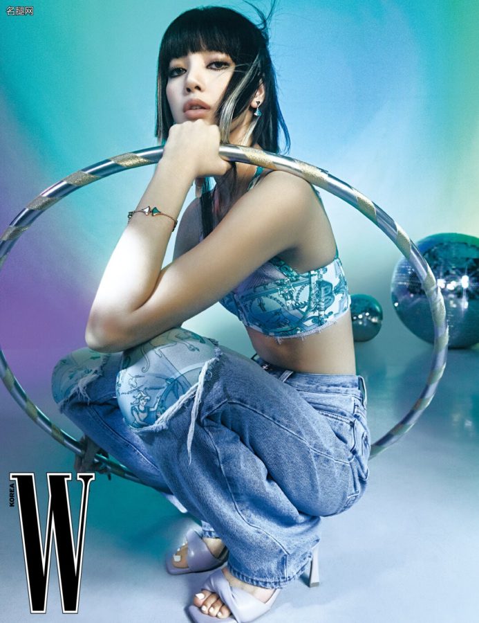 《W Korea》杂志LISA美腿冷酷写真大片(6/8)