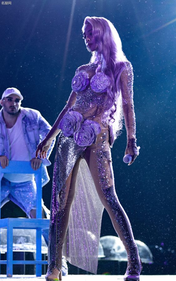 Jolin Tsai is the goddess Athena this time wearing a bodysuit and singing passionately(7/29)