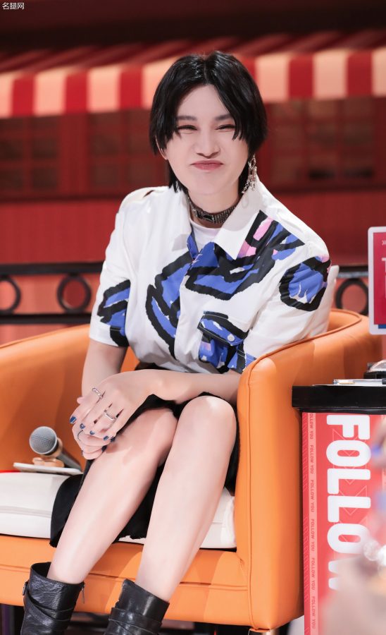 《听姐说》尚雯婕白皙玉腿(1/3)