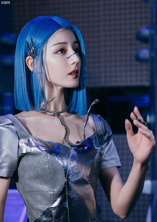 今日份赛博AI美女迪丽热巴高颜值大长腿哪里有卖？(7/11)